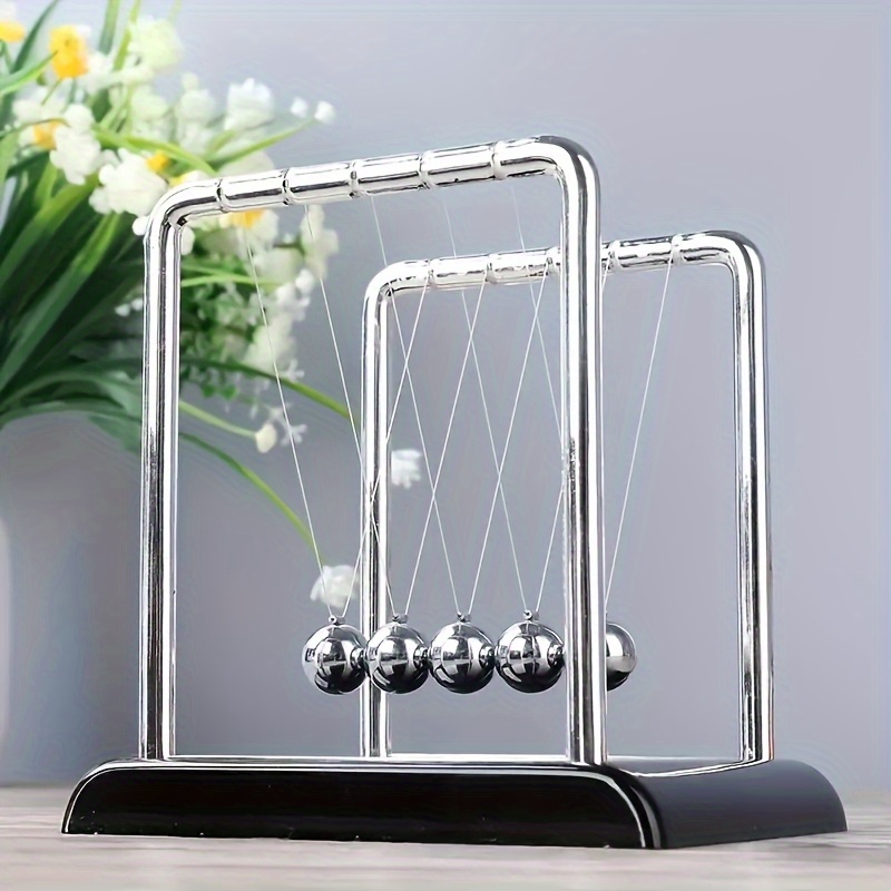 الكلاسيكية نيوتن مهد معدني سطح - مراجعة Newton Cradle Large وسعره